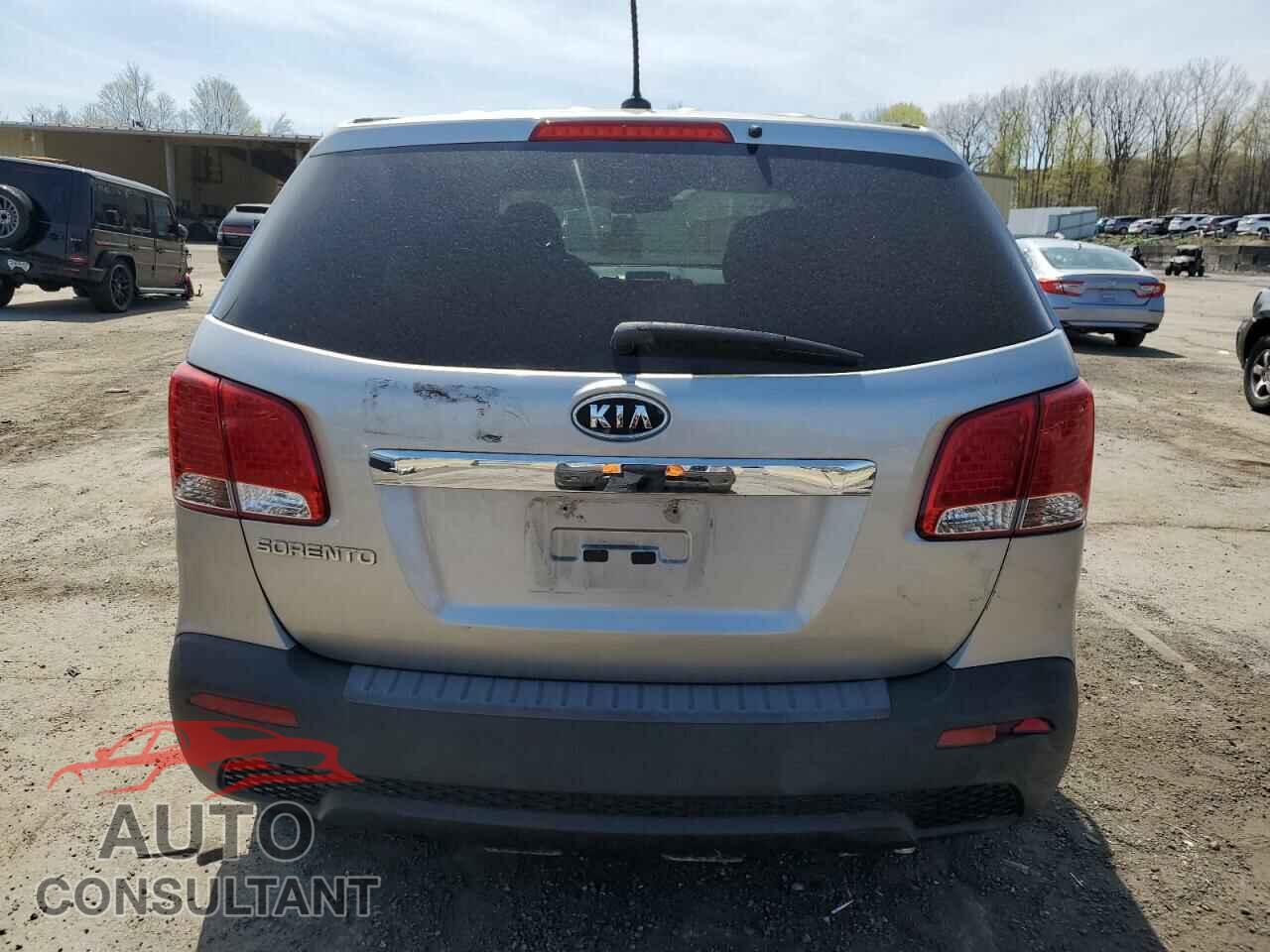 KIA SORENTO 2013 - 5XYKTDA64DG350077