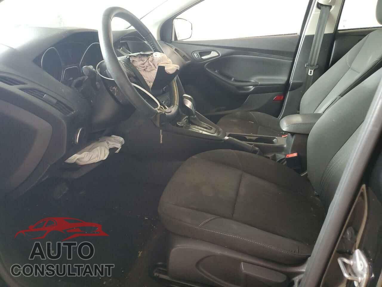 FORD FOCUS 2015 - 1FADP3F29FL274320