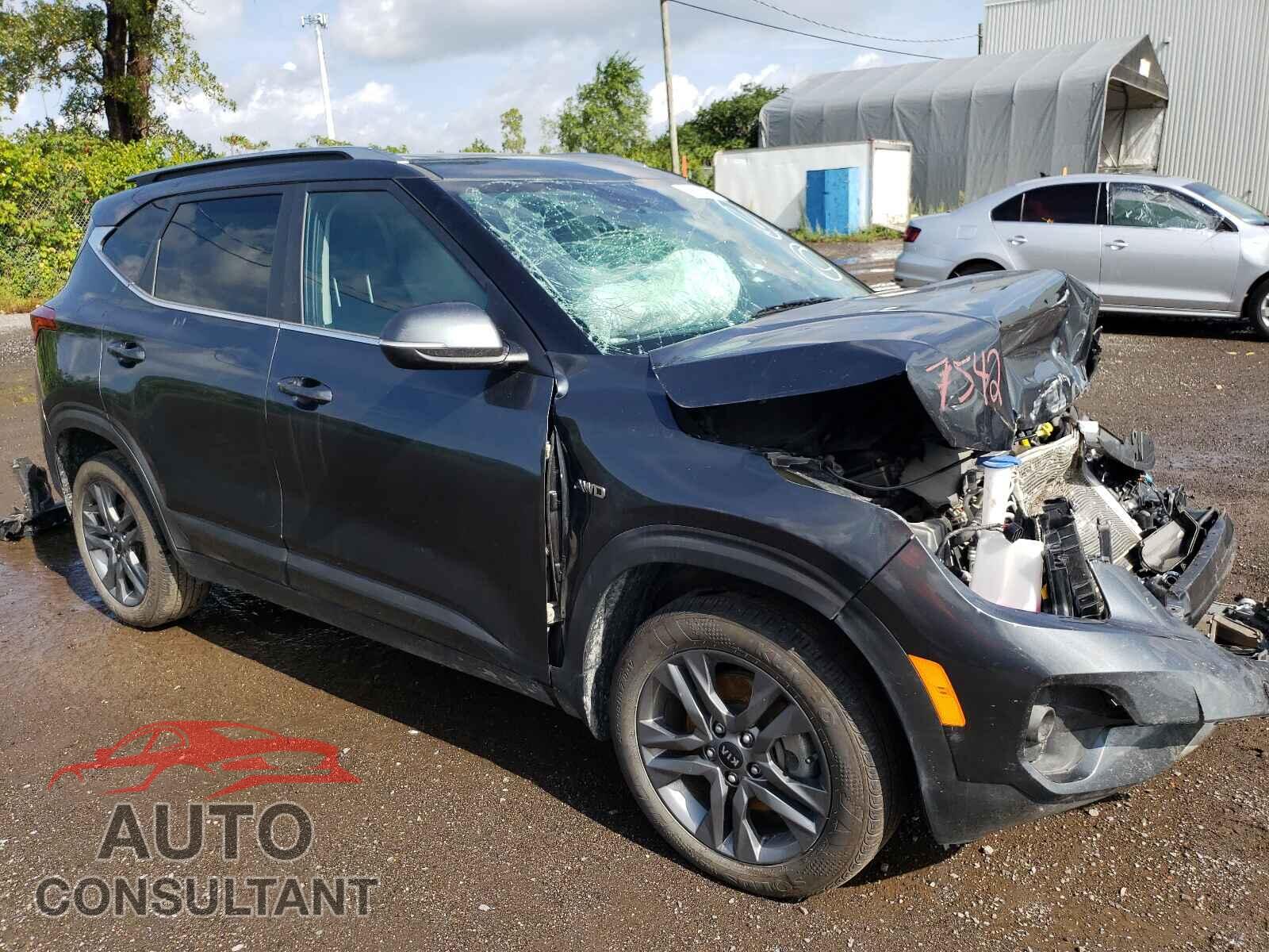 KIA SELTOS 2021 - KNDEUCAA4M7070200