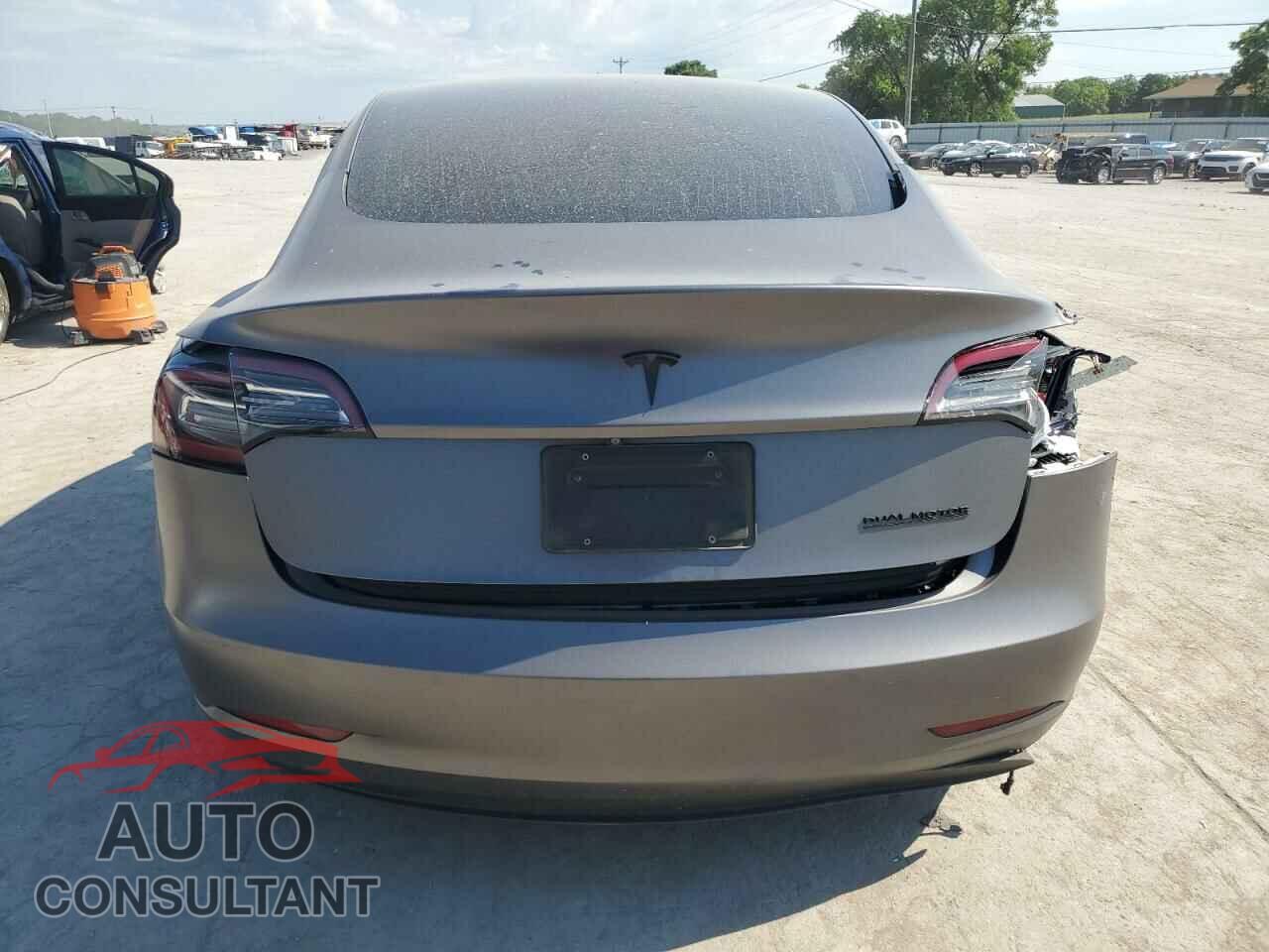 TESLA MODEL 3 2020 - 5YJ3E1EC1LF601933