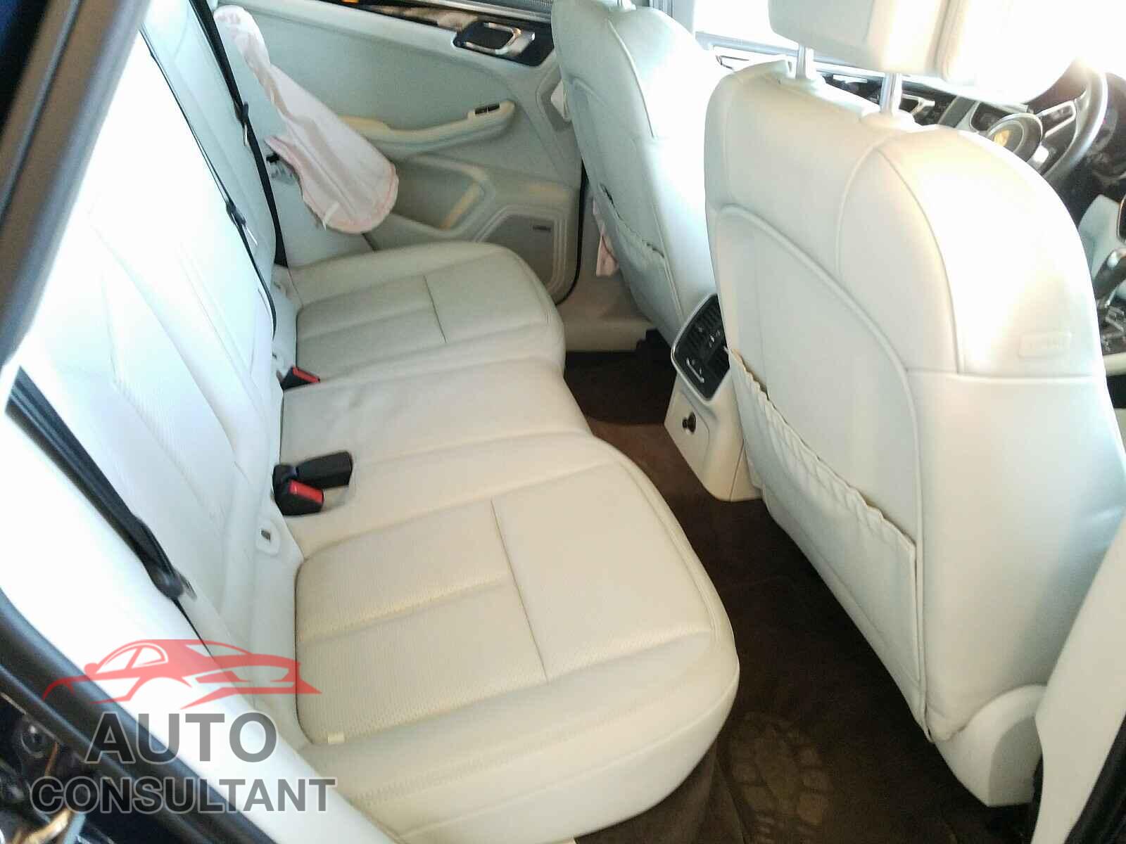 PORSCHE MACAN 2016 - WP1AB2A55GLB41870