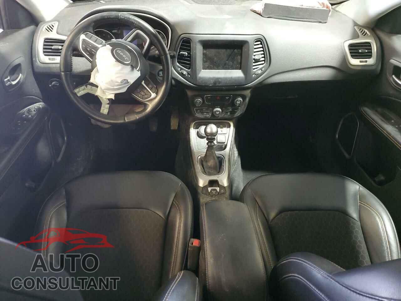 JEEP COMPASS 2020 - 3C4NJDBB4LT120335