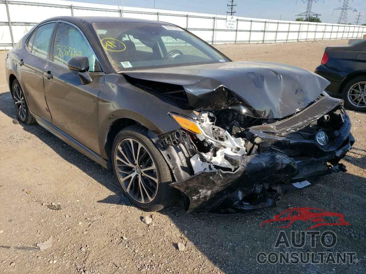 TOYOTA CAMRY 2018 - 4T1B11HKXJU572992