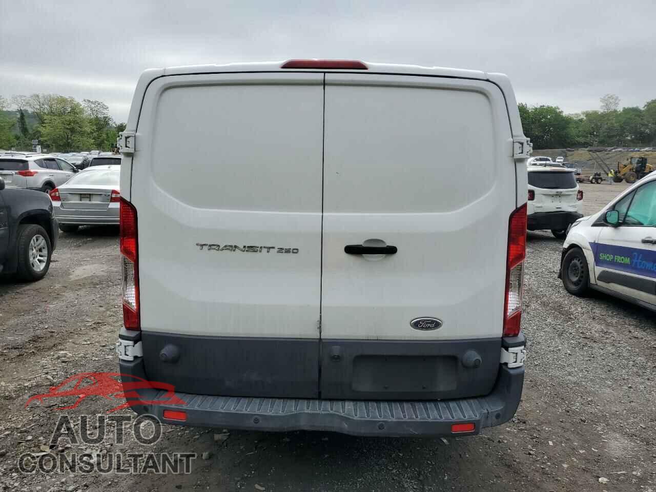 FORD TRANSIT 2017 - 1FTYR2YM2HKB51983