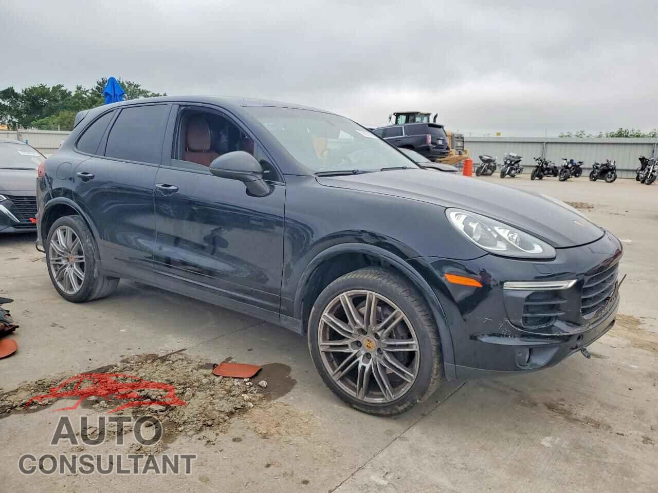 PORSCHE CAYENNE 2017 - WP1AA2A21HKA85748