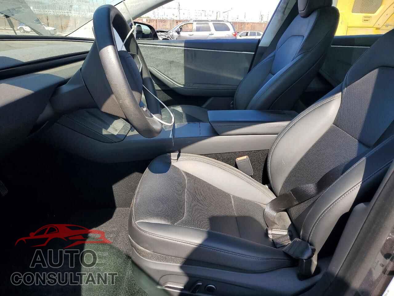 TESLA MODEL 3 2024 - 5YJ3E1EA2RF726169