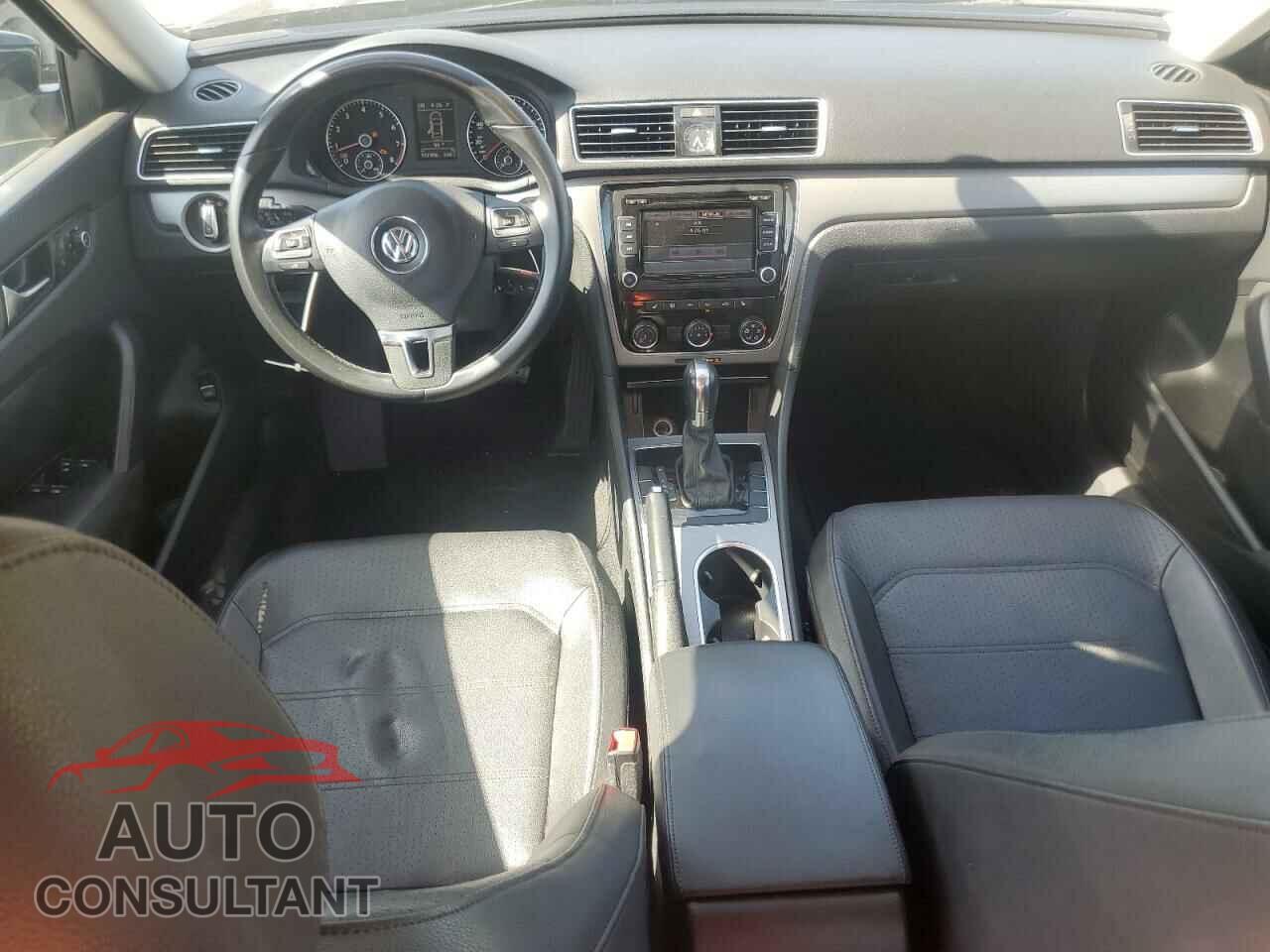 VOLKSWAGEN PASSAT 2014 - 1VWBP7A38EC003849