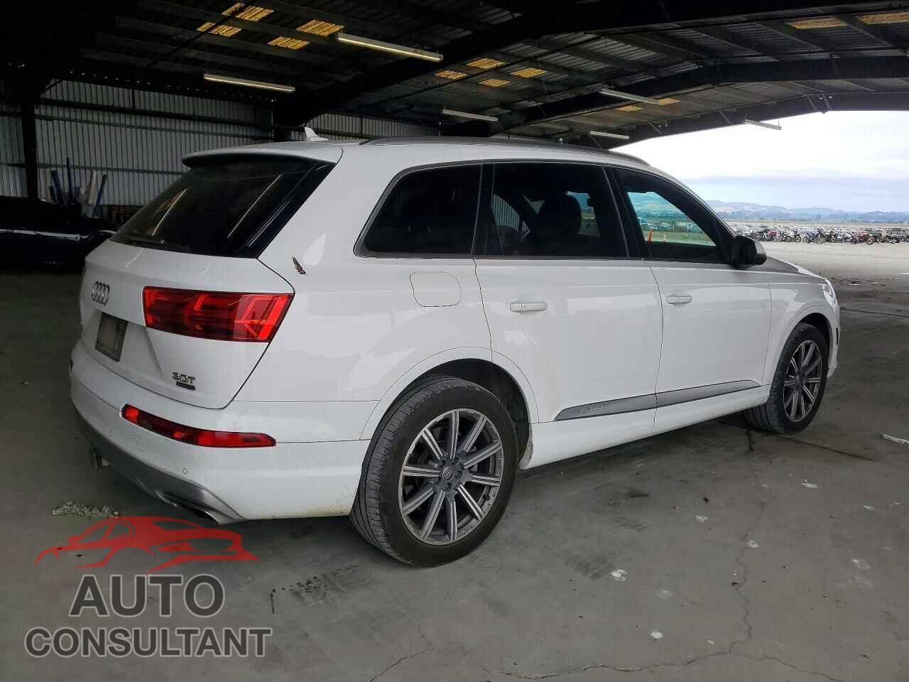AUDI Q7 2018 - WA1LAAF7XJD012990