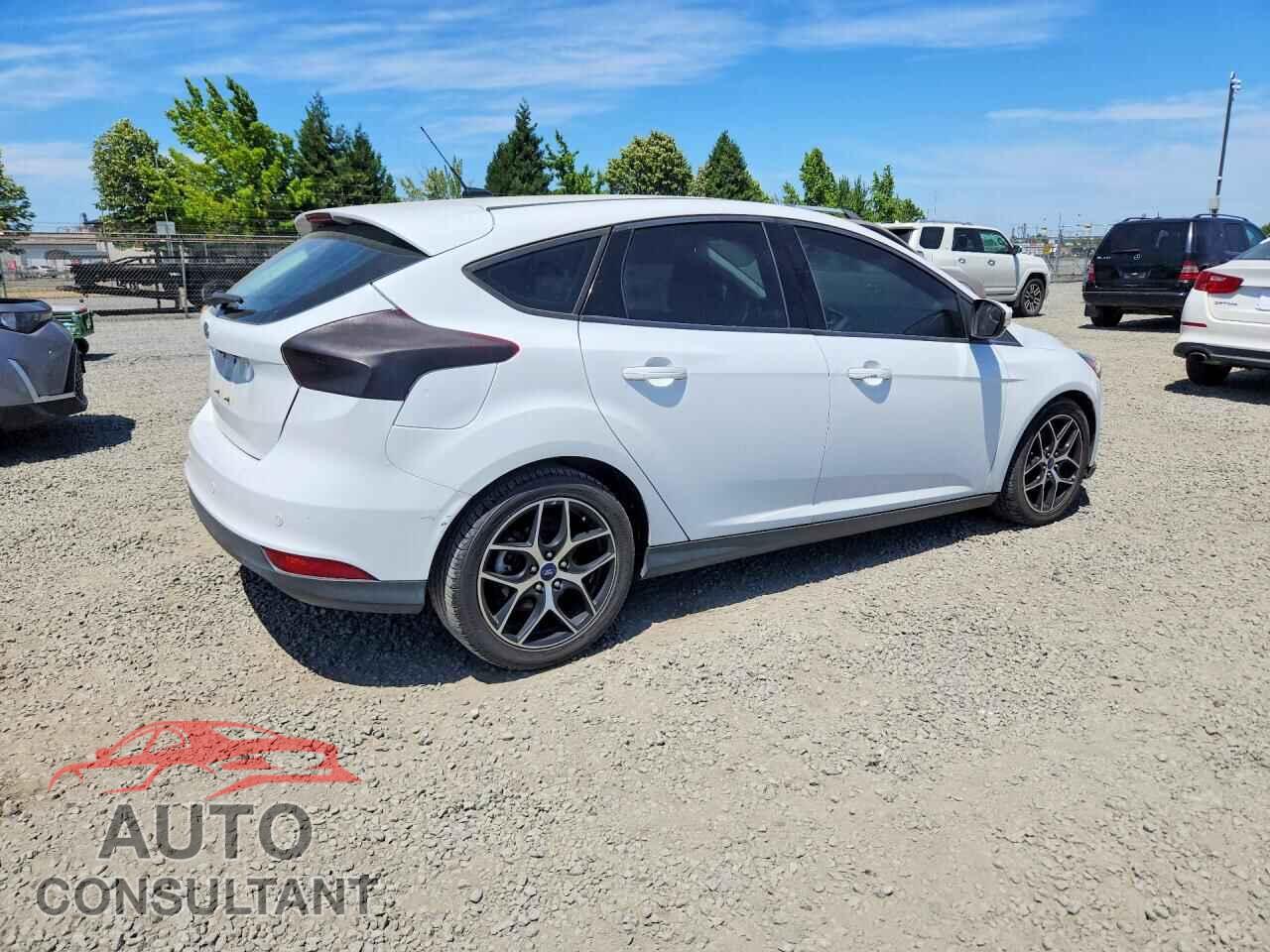 FORD FOCUS 2017 - 1FADP3M25HL264566