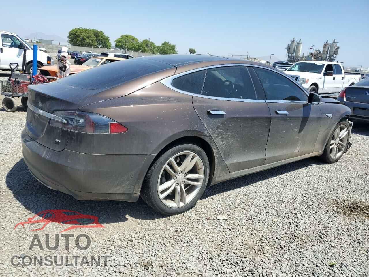 TESLA MODEL S 2014 - 5YJSA1H10EFP43131