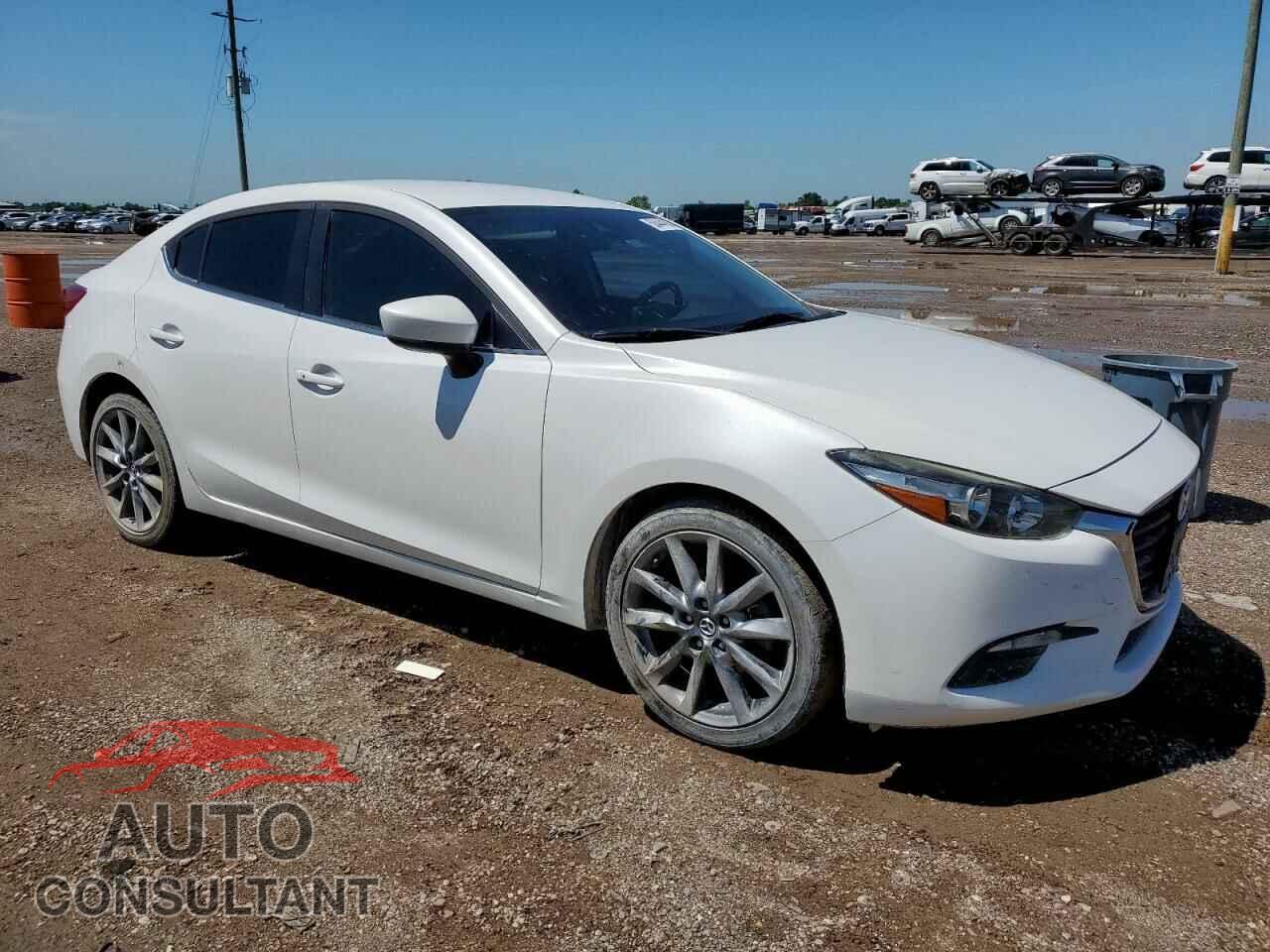 MAZDA 3 2018 - 3MZBN1V31JM161004