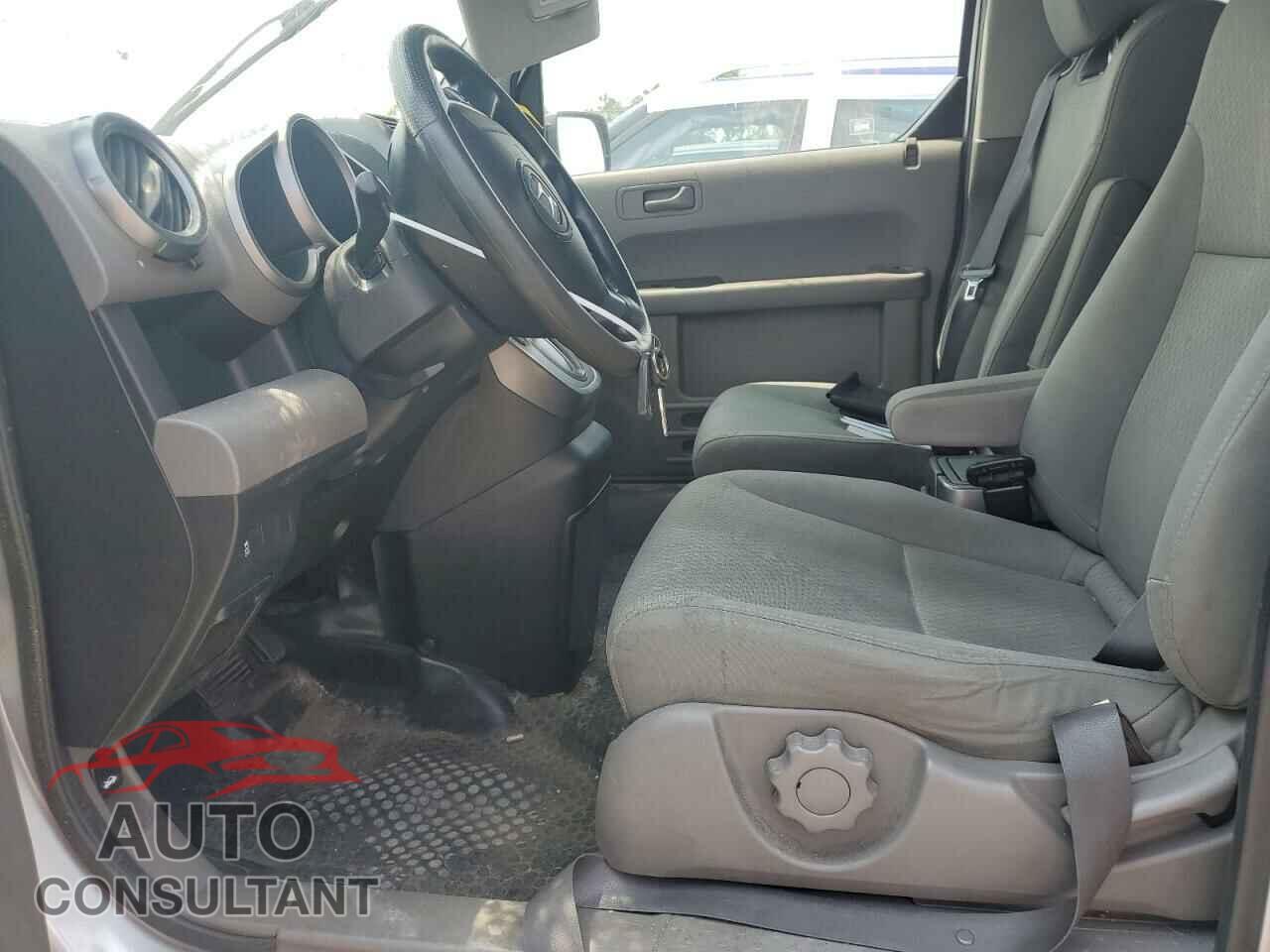HONDA ELEMENT 2011 - 5J6YH1H73BL000797