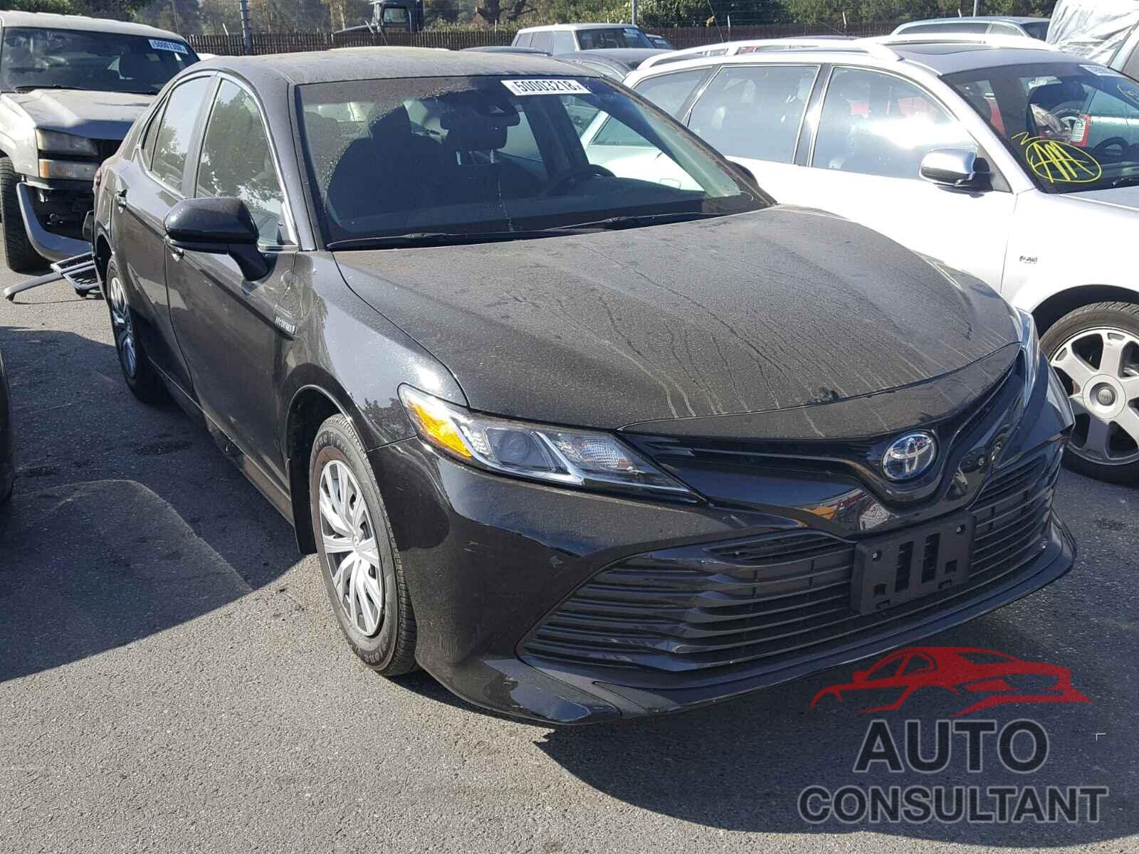 TOYOTA CAMRY 2018 - 4T1B31HK8JU500134