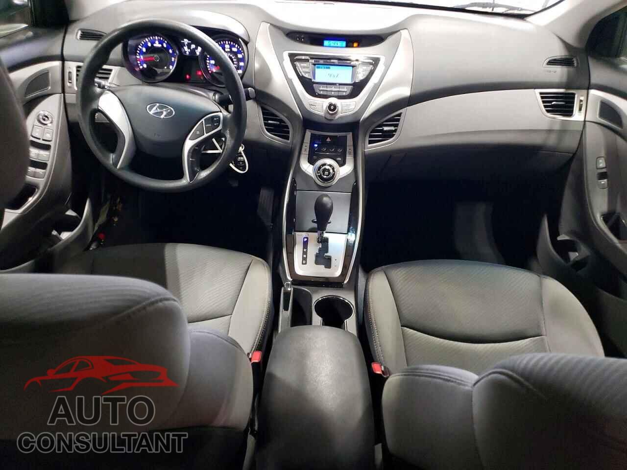 HYUNDAI ELANTRA 2012 - 5NPDH4AE9CH080563