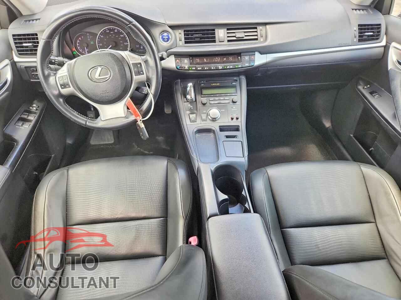 LEXUS CT 200 2011 - JTHKD5BH3B2014865