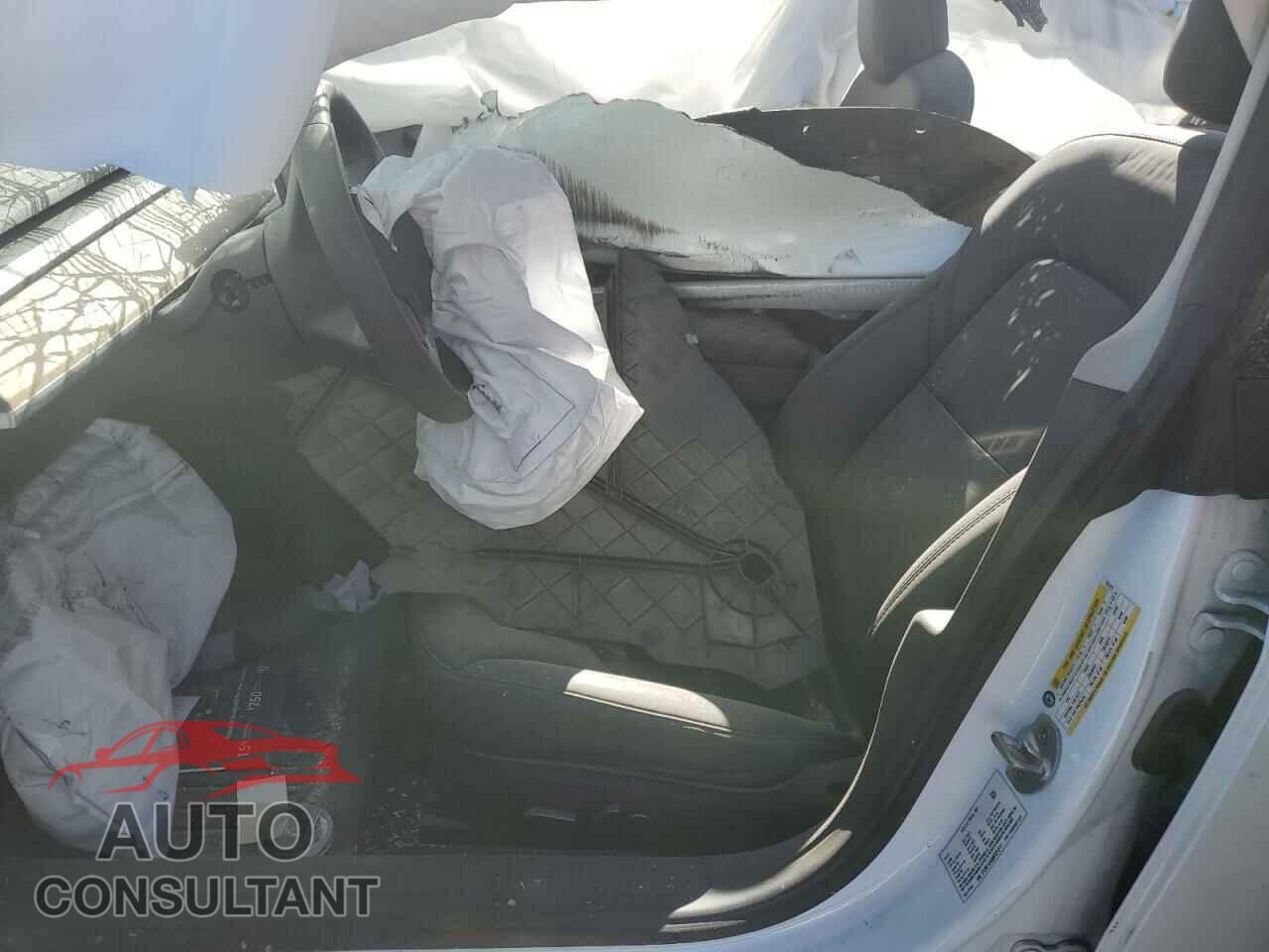 TESLA MODEL 3 2021 - 5YJ3E1EA5MF031211