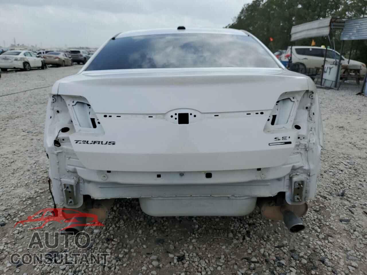 FORD TAURUS 2015 - 1FAHP2E84FG148375