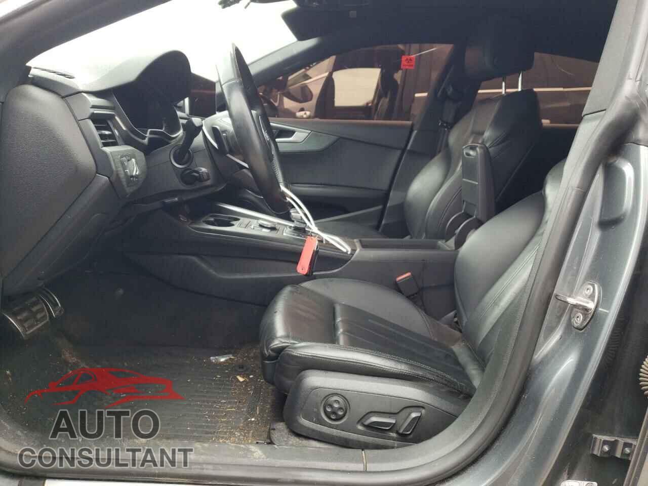 AUDI A5 2018 - WAUENCF59JA014936