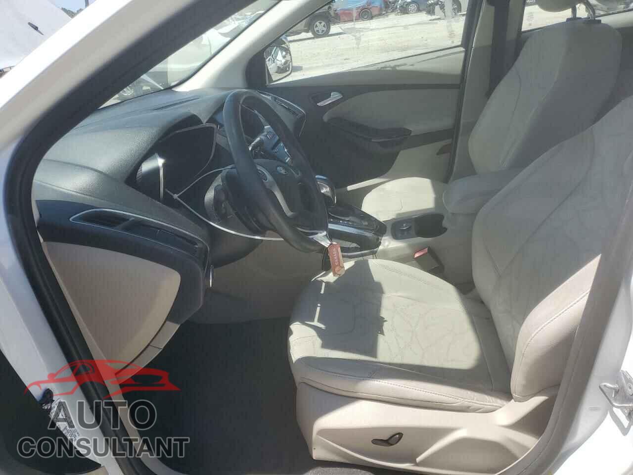 FORD FOCUS 2012 - 1FAHP3R42CL411561