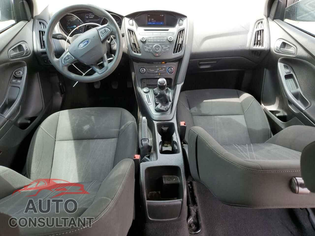 FORD FOCUS 2015 - 1FADP3E24FL353931