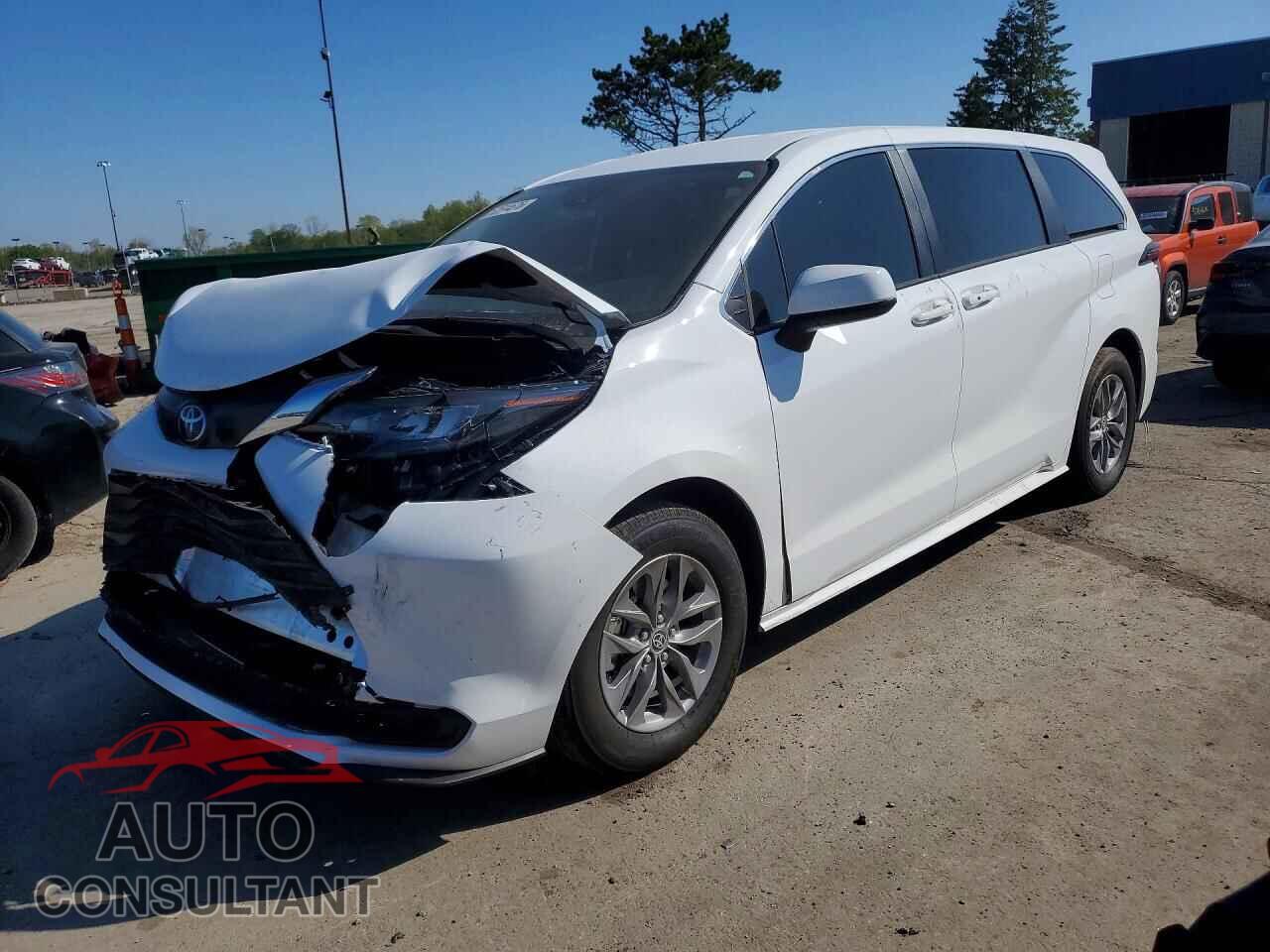 TOYOTA SIENNA 2026 - 5TDKRKEC3TS312862