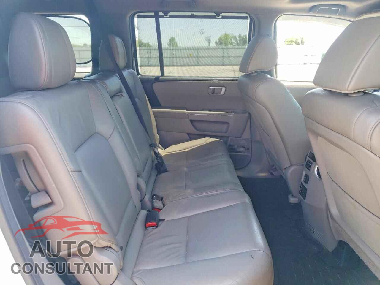 HONDA PILOT 2012 - 5FNYF4H98CB041560