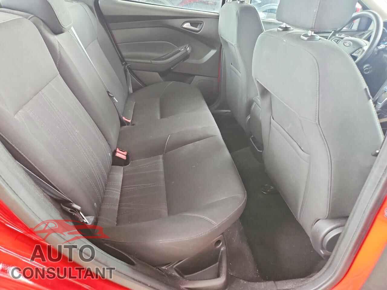 FORD FOCUS 2016 - 1FADP3F23GL284052