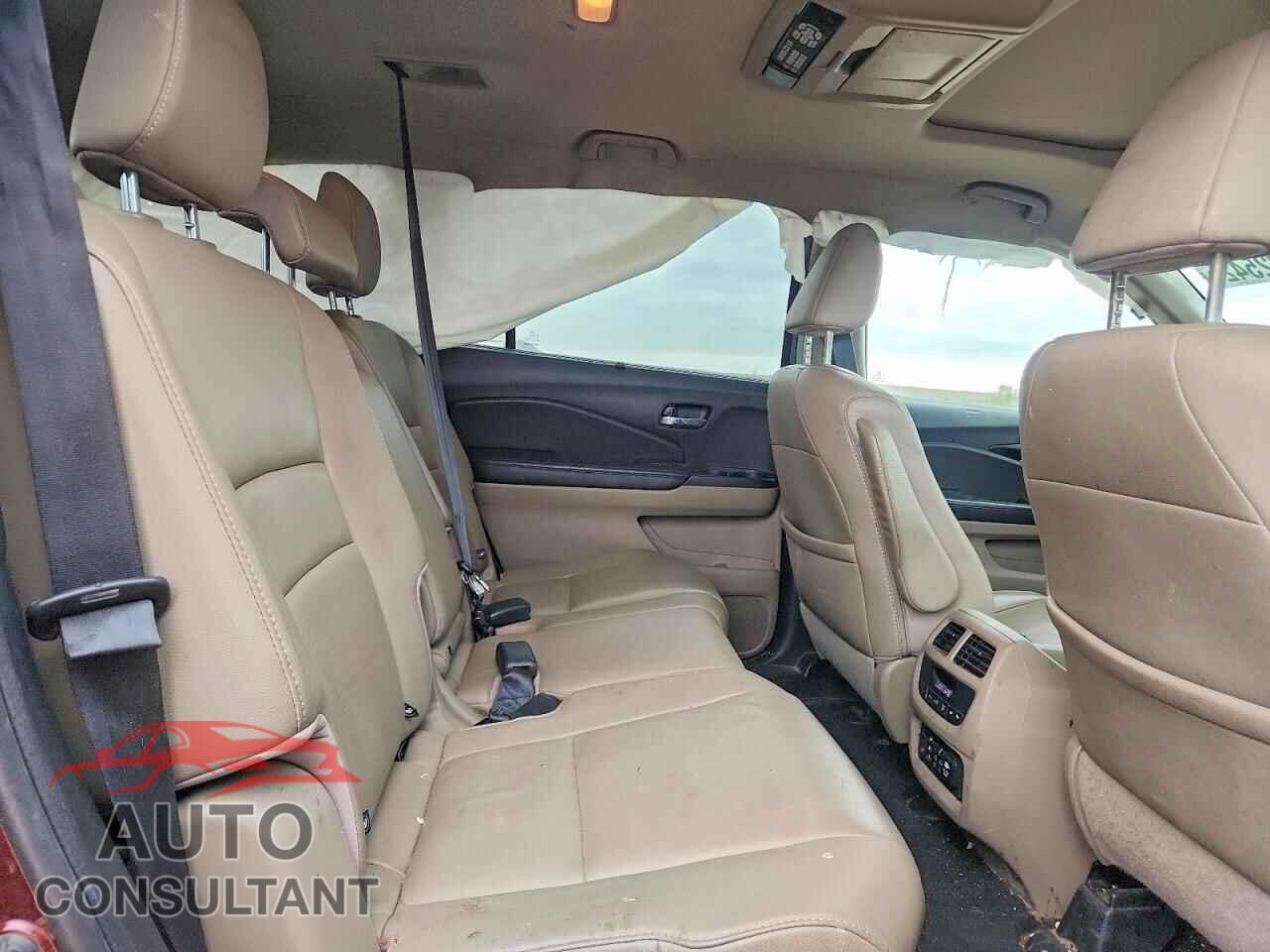 HONDA PILOT 2016 - 5FNYF6H97GB096549