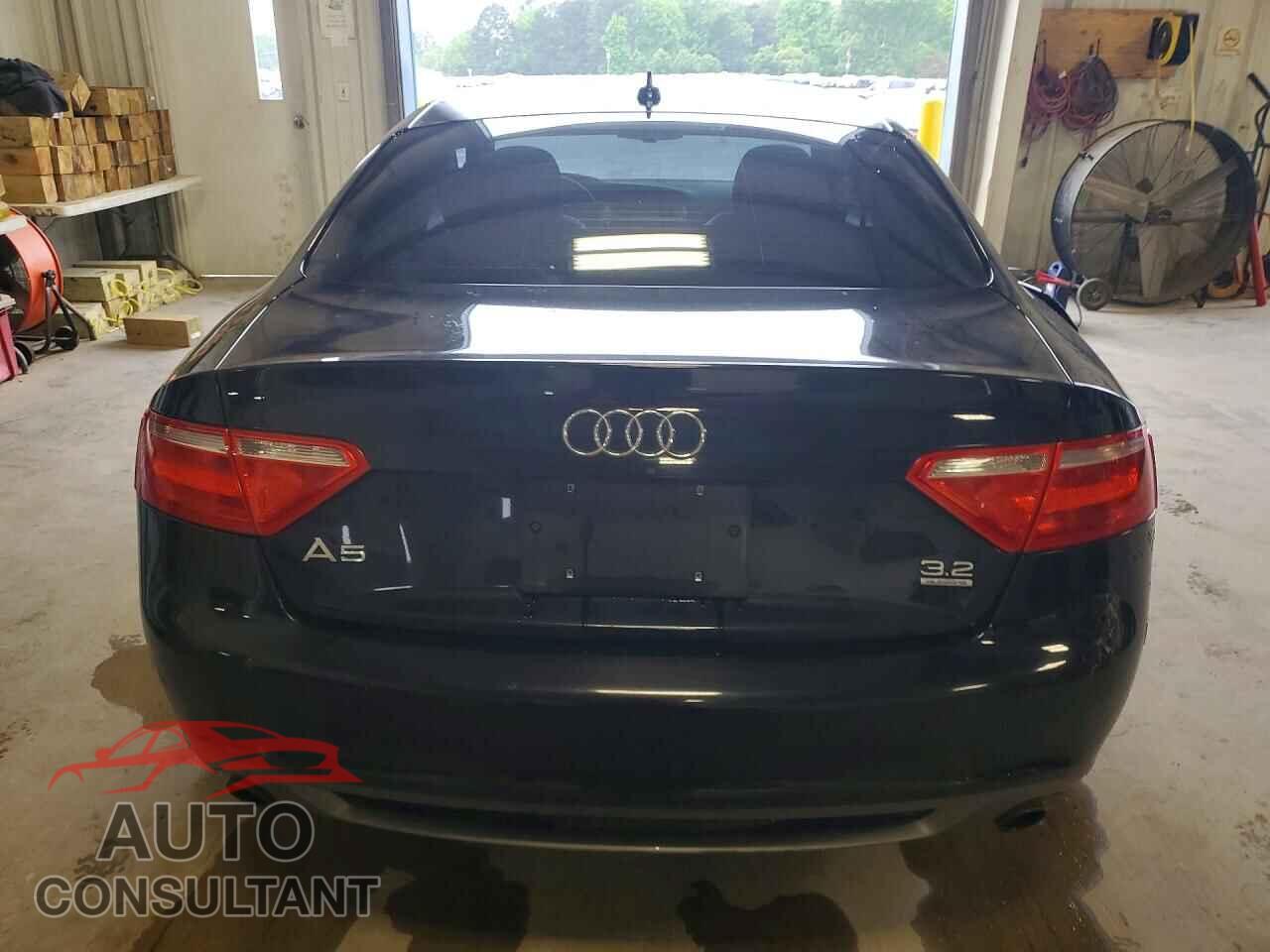 AUDI A5 2009 - WAUDK78T69A009325