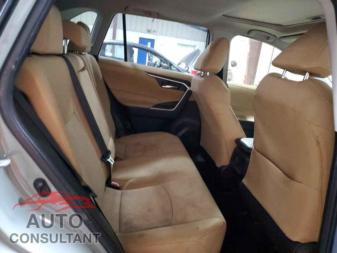 TOYOTA RAV4 2019 - JTMP1RFVXKD039032