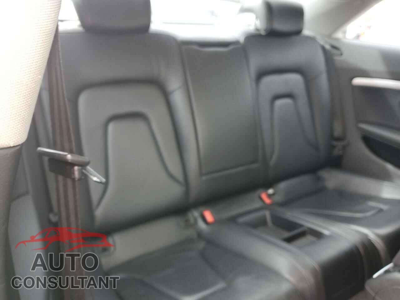 AUDI A5 2012 - WAULFAFR8CA002372