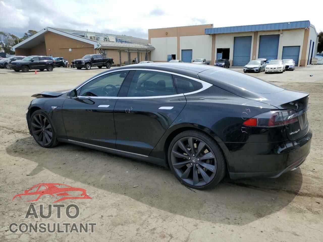 TESLA MODEL S 2013 - 5YJSA1CN0DFP28282