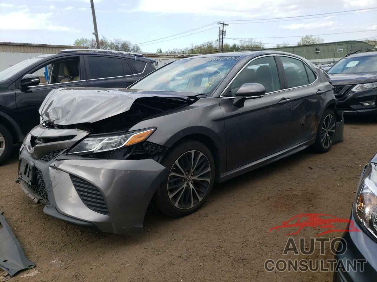 TOYOTA CAMRY 2018 - 4T1B11HK7JU550982