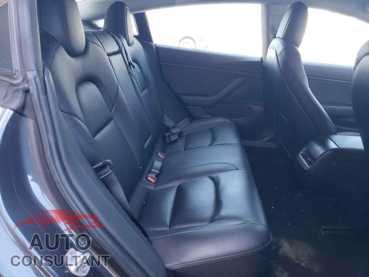 TESLA MODEL 3 2018 - 5YJ3E1EA2JF157683