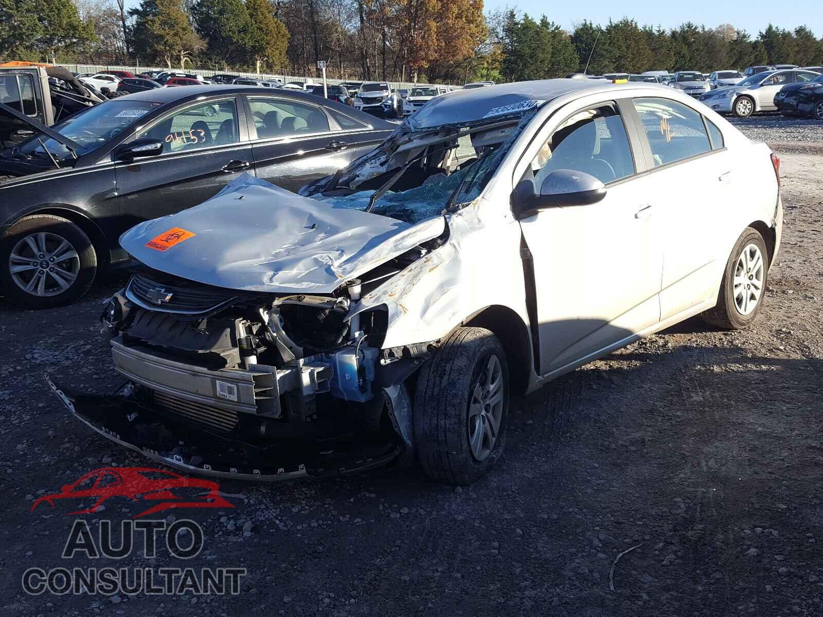 CHEVROLET SONIC 2019 - 1G1JB5SB3K4149257