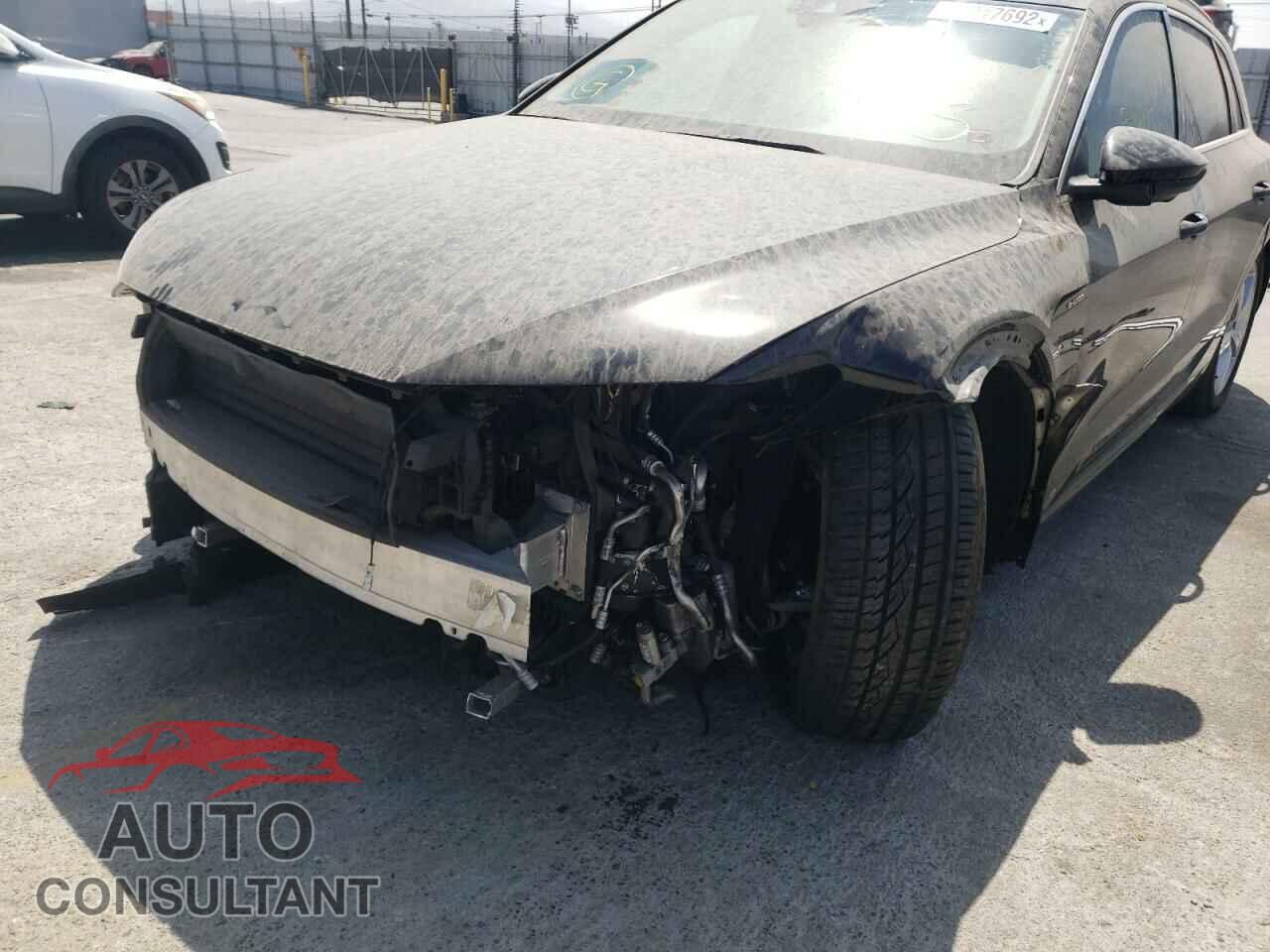 AUDI E-TRON 2019 - WA1LAAGE6KB024256