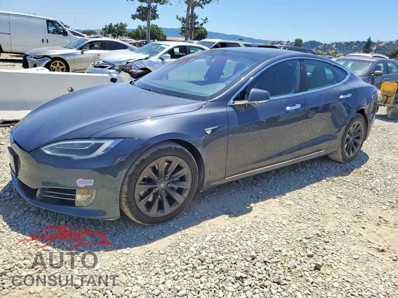 TESLA MODEL S 2018 - 5YJSA1E28JF261207