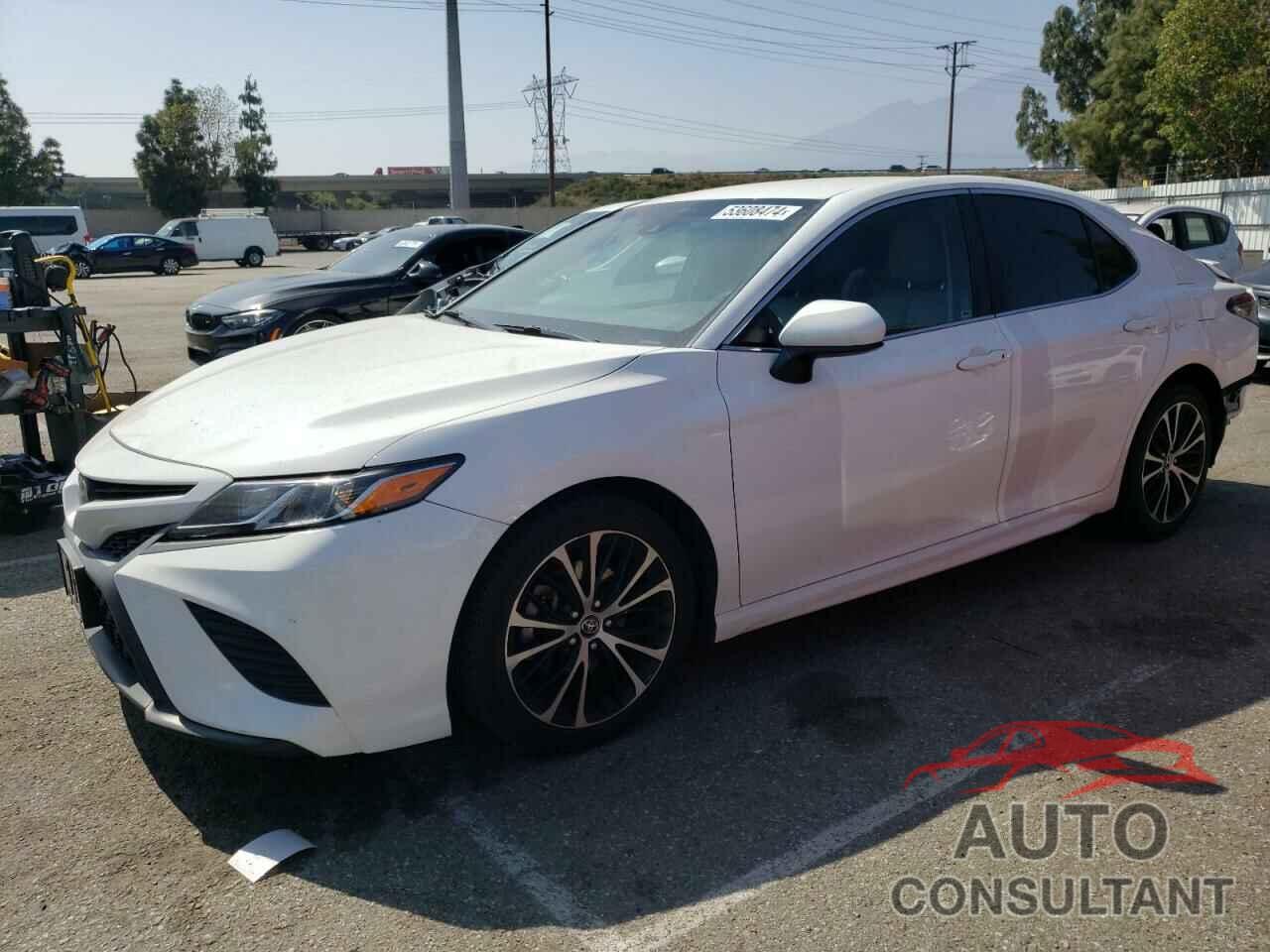 TOYOTA CAMRY 2018 - 4T1B11HK3JU526081
