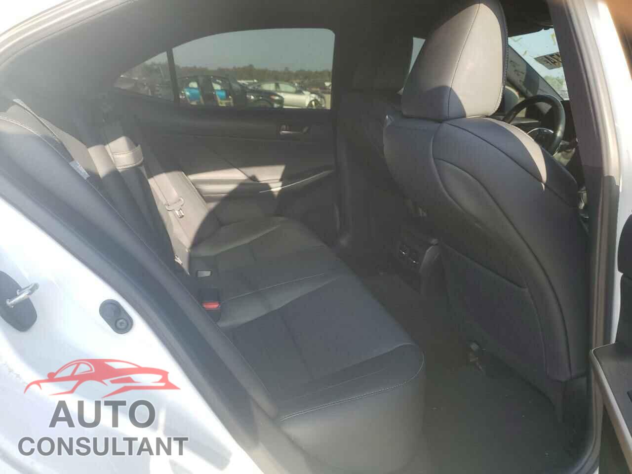 LEXUS IS 2020 - JTHGA1D23L5109118