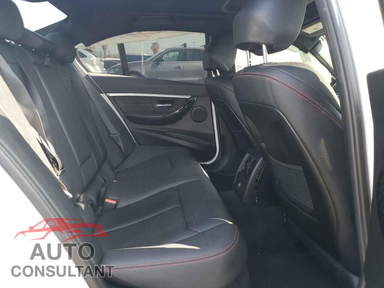 BMW 3 SERIES 2017 - WBA8B9C32HK886097