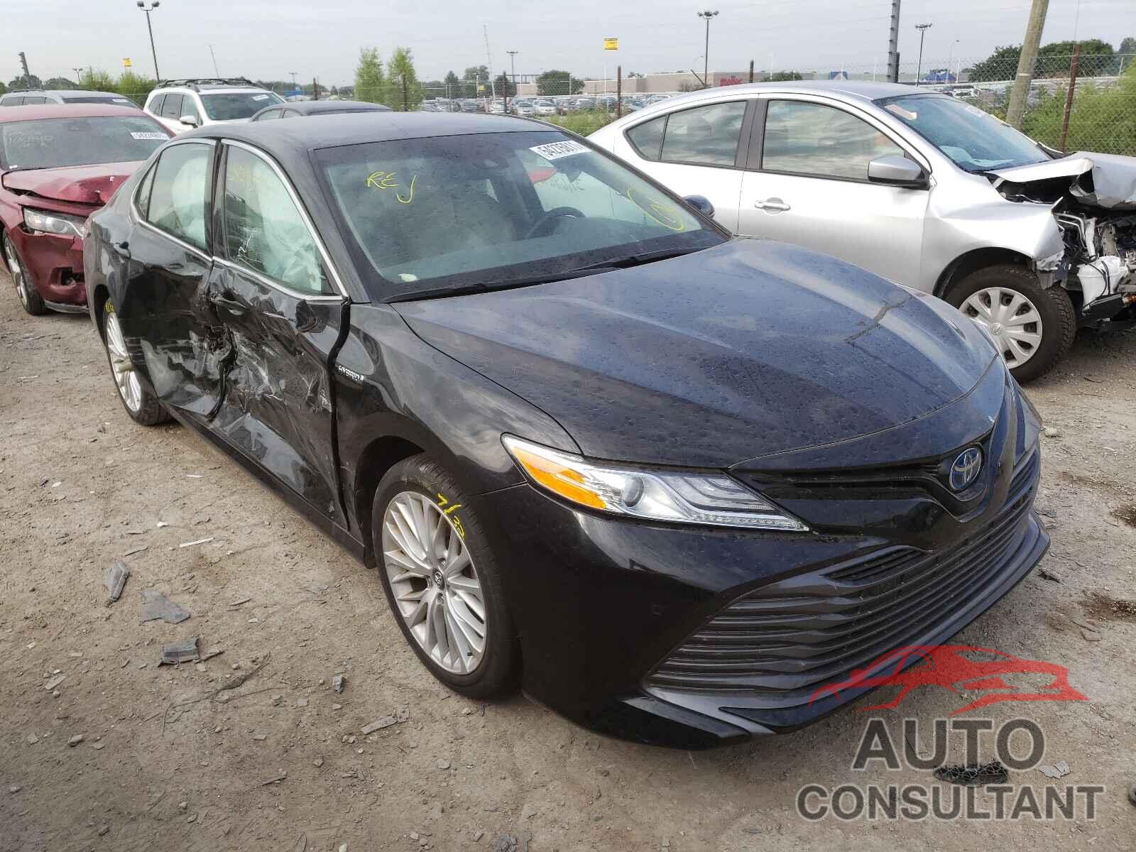 TOYOTA CAMRY 2018 - 4T1B21HK8JU003054