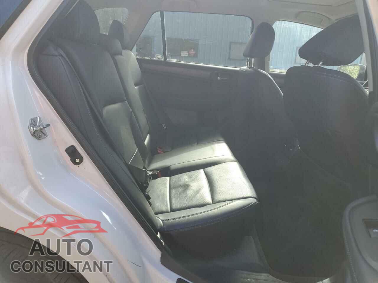 SUBARU OUTBACK 2018 - 4S4BSANC4J3257234
