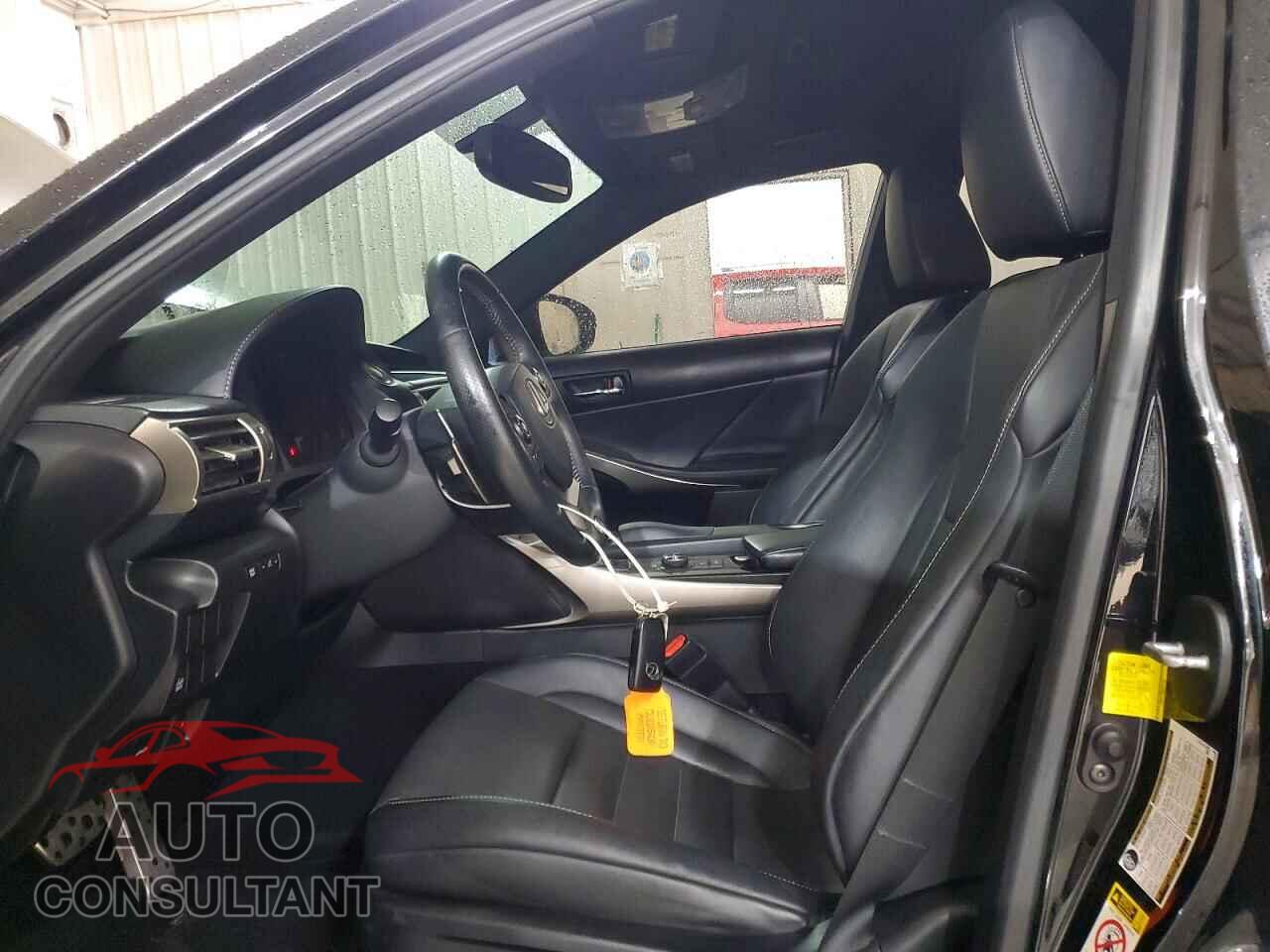 LEXUS IS 2014 - JTHBF1D20E5037759