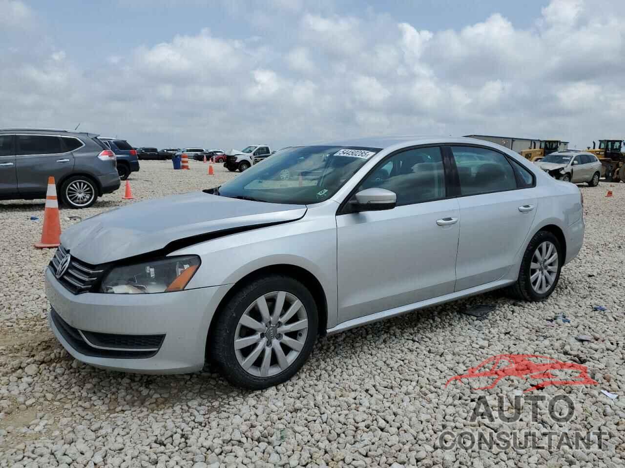 VOLKSWAGEN PASSAT 2015 - 1VWAT7A37FC100520