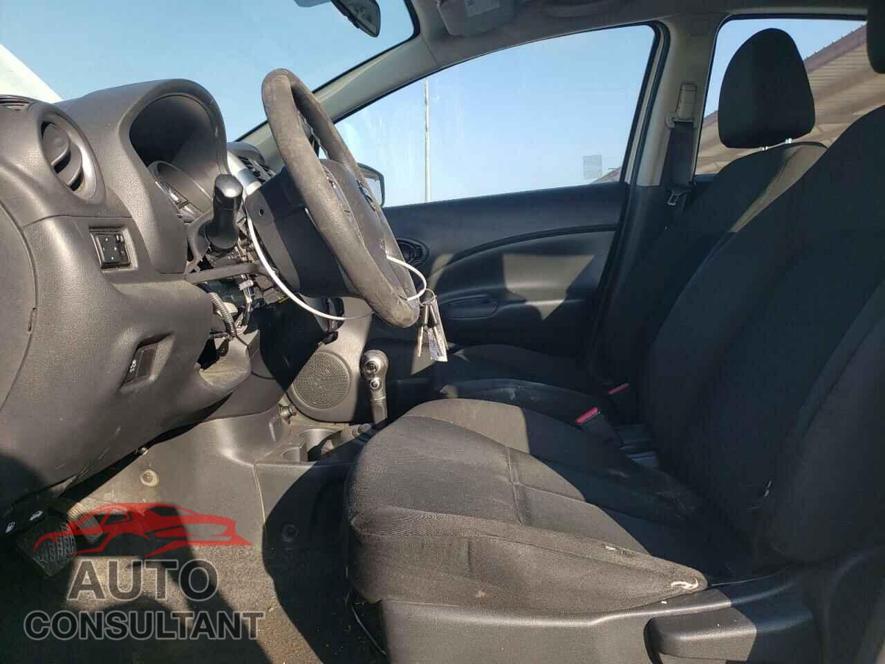 NISSAN VERSA 2017 - 3N1CE2CP1HL372256