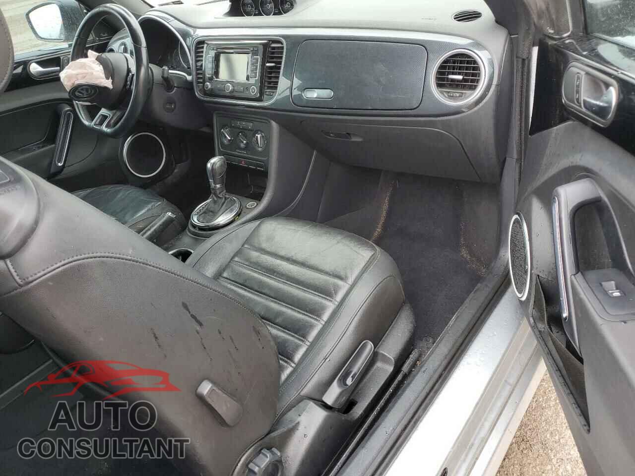 VOLKSWAGEN BEETLE 2013 - 3VW767AT2DM813743