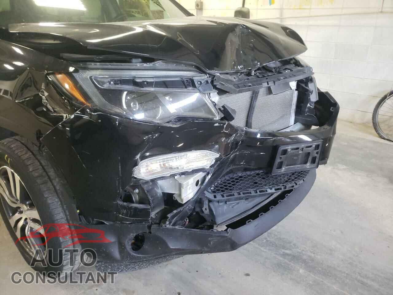 HONDA PILOT 2017 - 5FNYF6H53HB057035