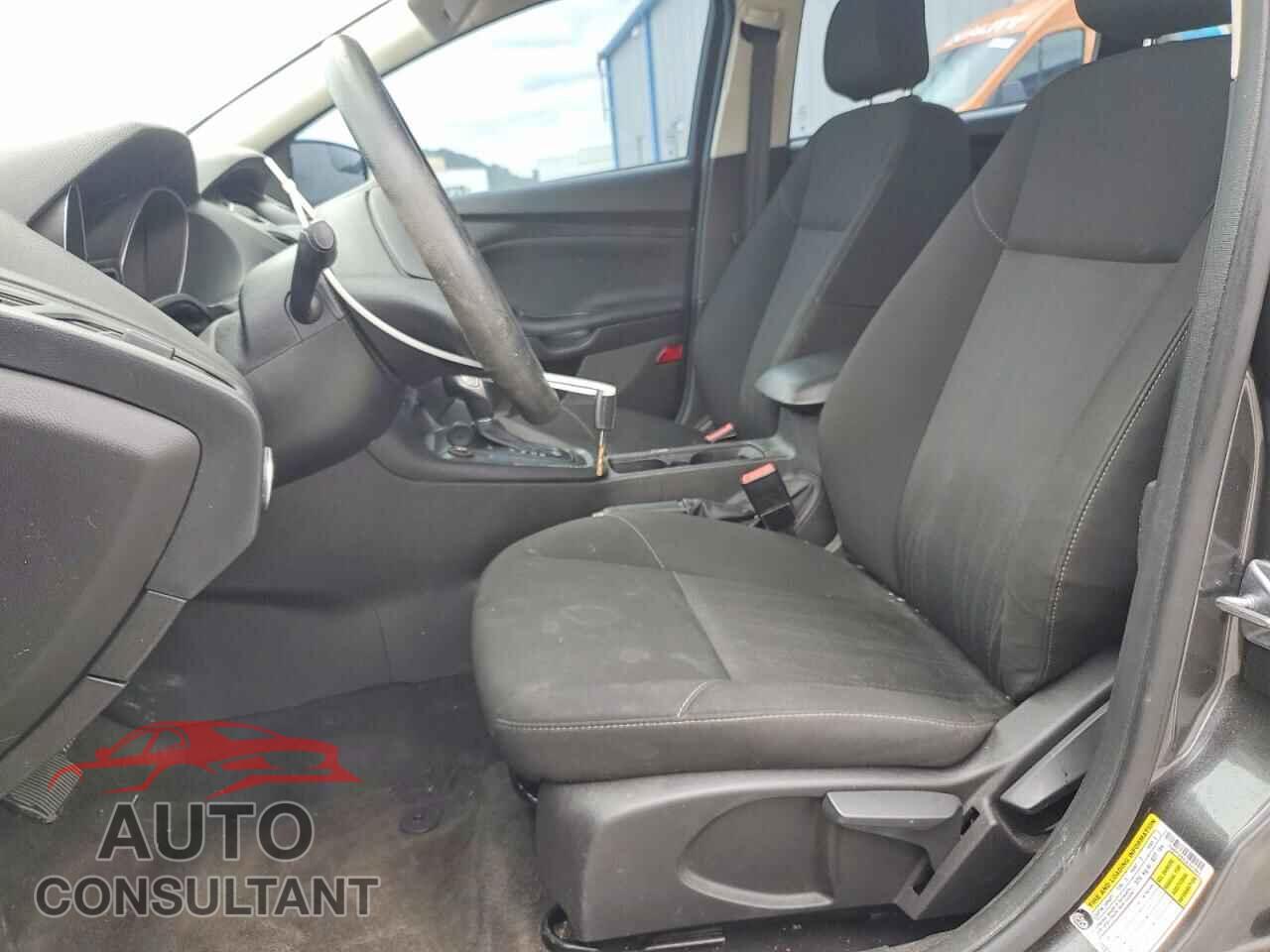 FORD FOCUS 2018 - 1FADP3FE0JL321821