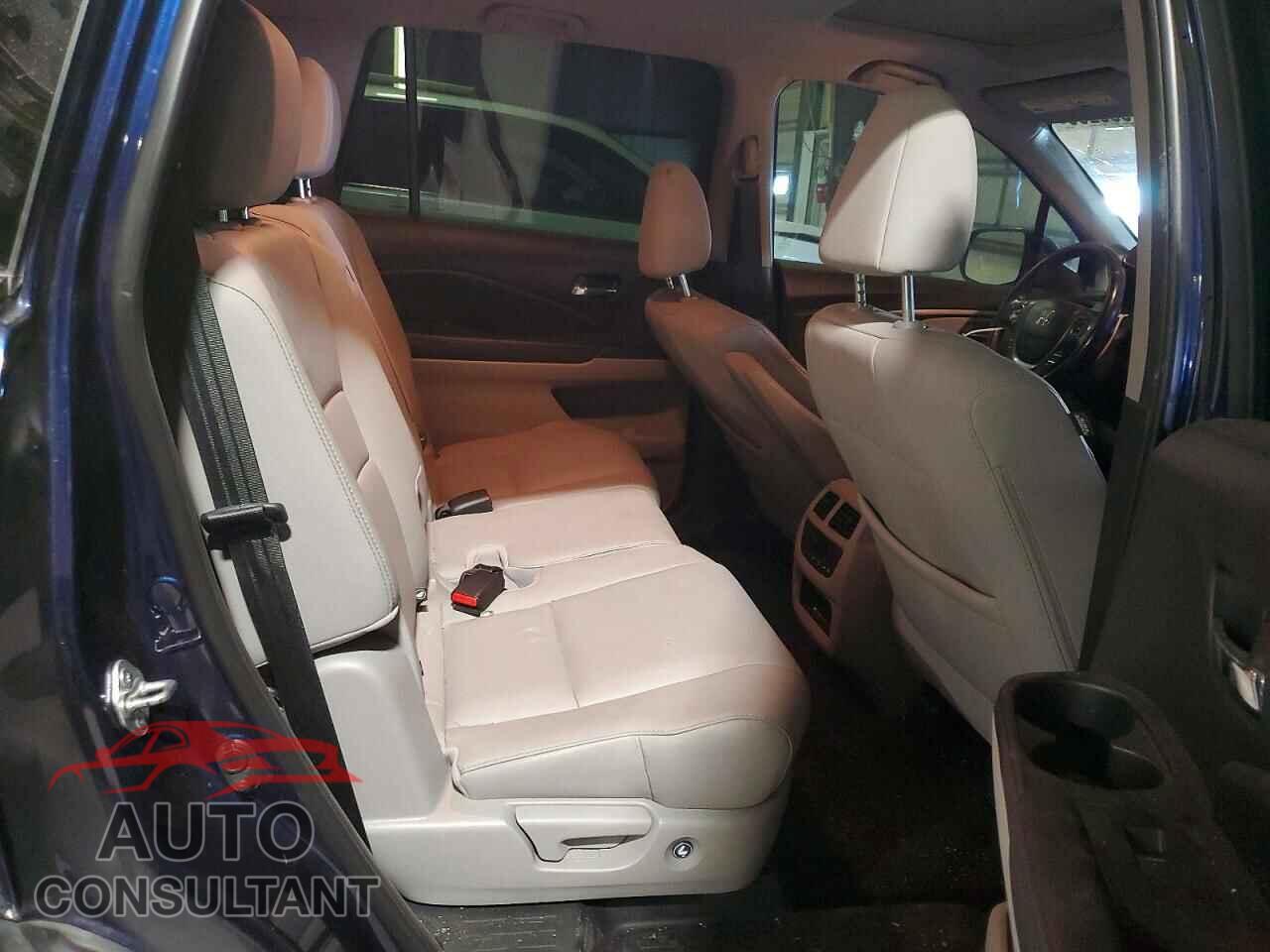 HONDA PILOT 2017 - 5FNYF6H52HB079317