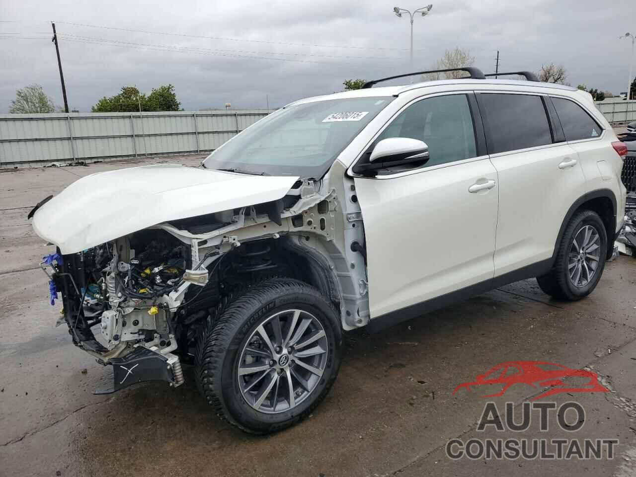 TOYOTA HIGHLANDER 2019 - 5TDJZRFH7KS615625